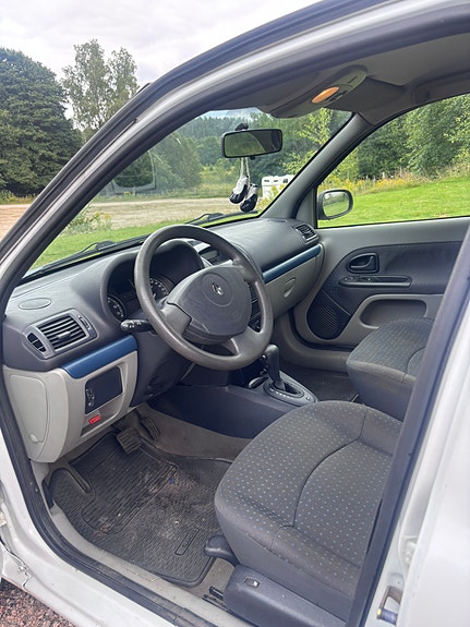 Renault Clio 6 of 7