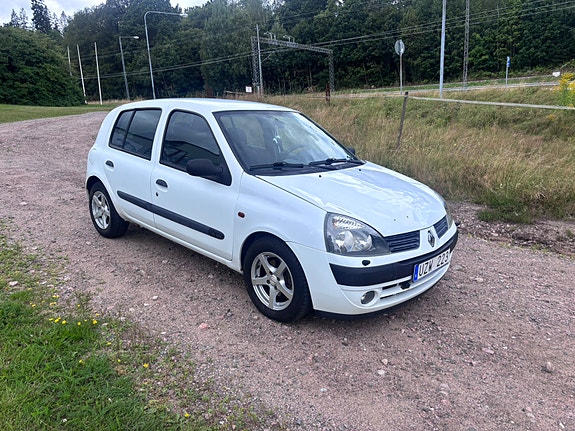 Renault Clio 2 of 7