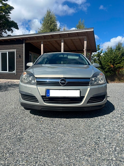 Opel Astra 3 of 5