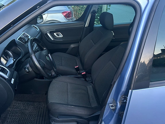 Skoda Roomster Scout 6 of 12