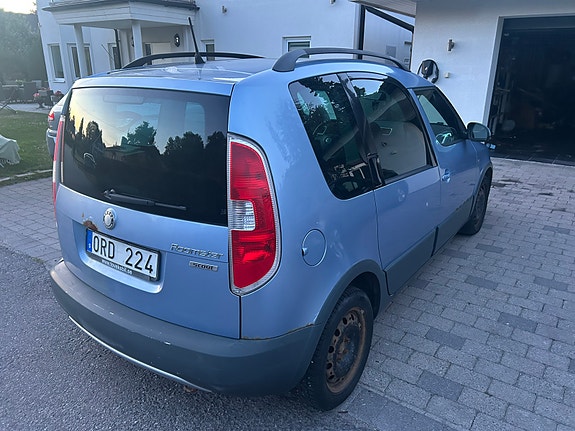 Skoda Roomster Scout 3 of 12