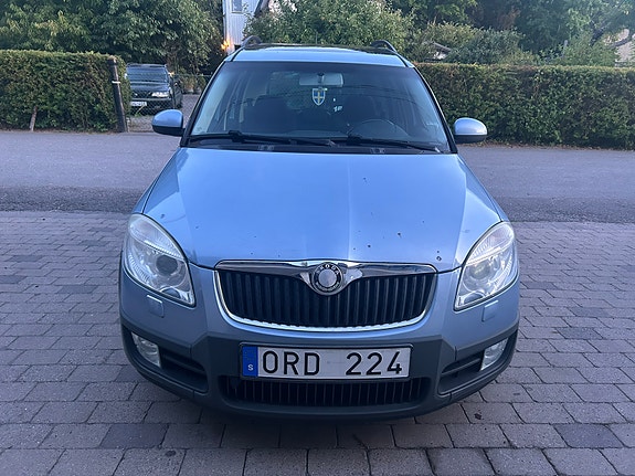 Skoda Roomster Scout 2 of 12