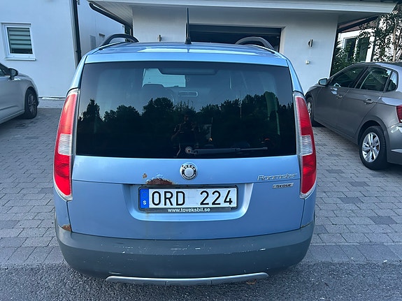Skoda Roomster Scout 4 of 12