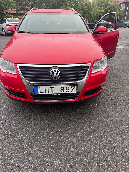 Volkswagen Passat 2 of 4