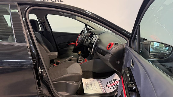 Renault Clio 12 of 14