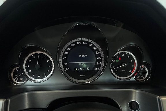 Mercedes-Benz E250 14 of 24