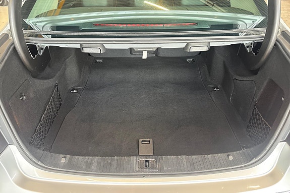 Mercedes-Benz E250 18 of 24