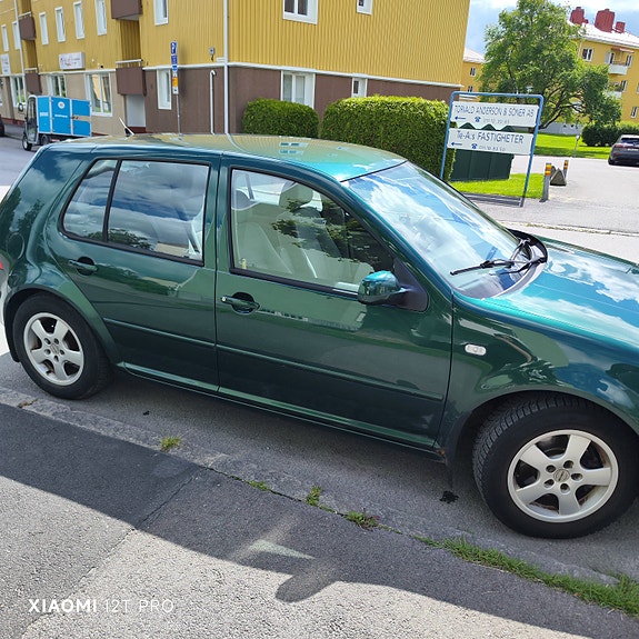 Volkswagen Golf IV 2 of 9