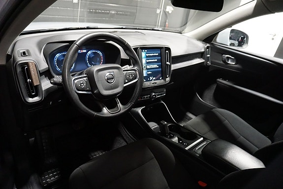 Volvo XC40 13 of 23