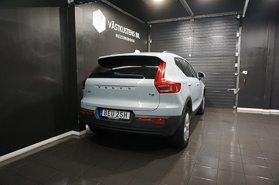 Volvo XC40 5 of 23