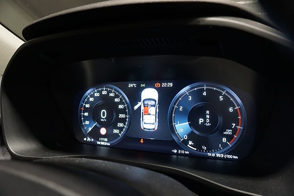 Volvo XC40 21 of 23