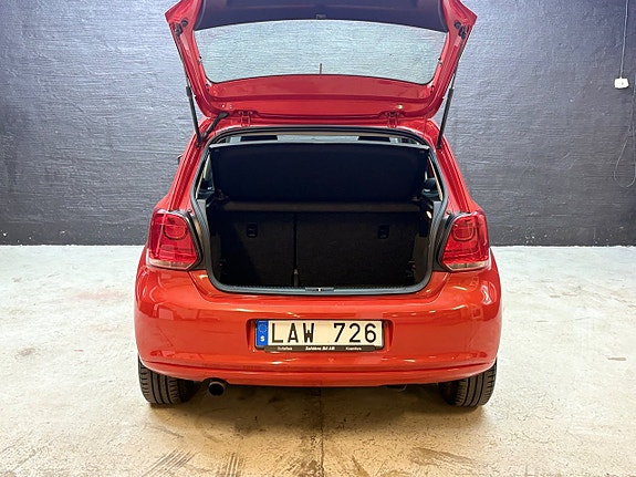 Volkswagen Polo 10 of 18
