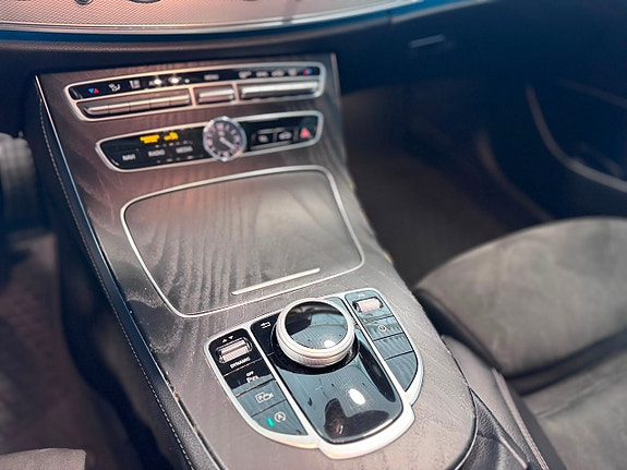 Mercedes-Benz E200 18 of 18
