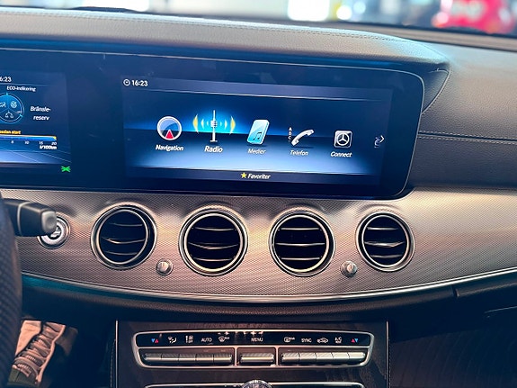 Mercedes-Benz E200 16 of 18