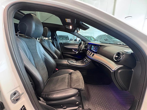 Mercedes-Benz E200 10 of 18