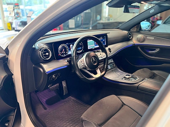 Mercedes-Benz E200 12 of 18