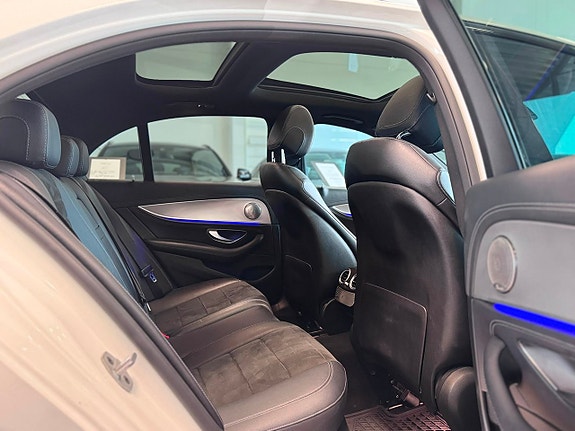 Mercedes-Benz E200 8 of 18