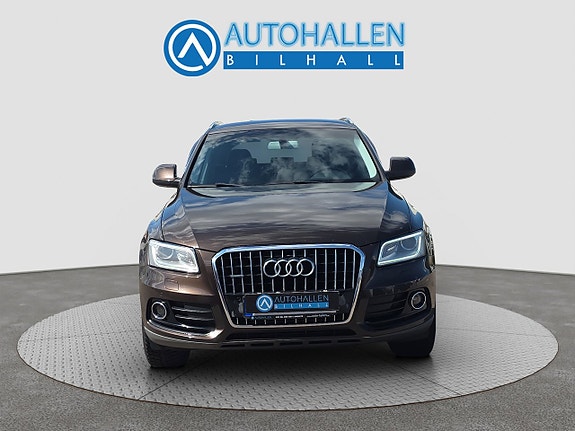 Audi Q5 2 of 23
