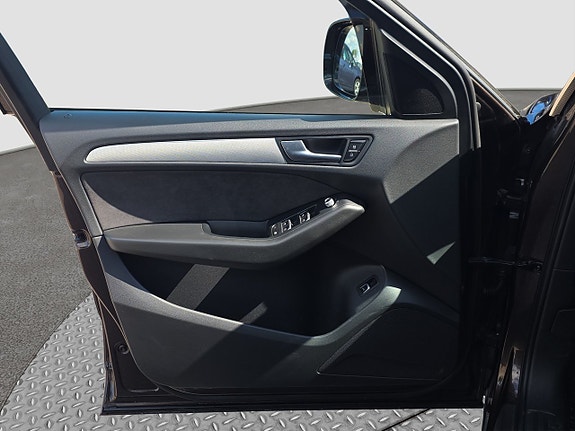 Audi Q5 12 of 23