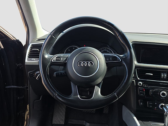 Audi Q5 9 of 23