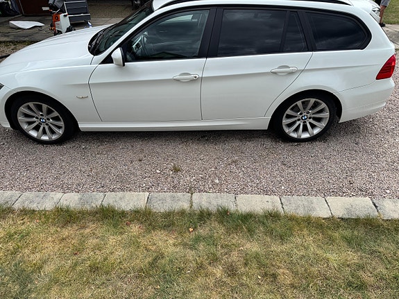 BMW 318d 2 of 11