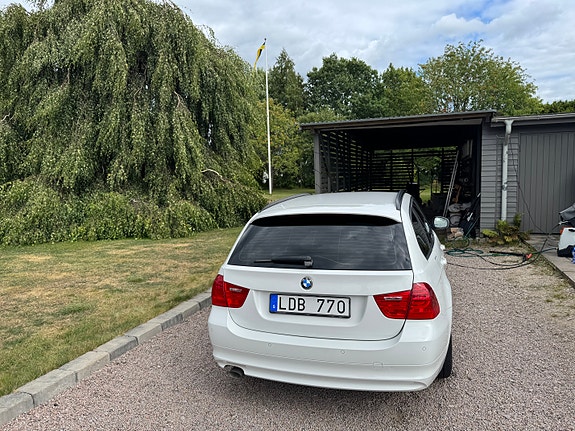 BMW 318d 4 of 11