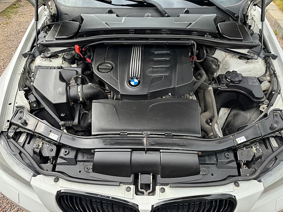 BMW 318d 8 of 11