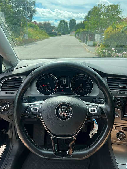 Volkswagen Golf VII 10 of 12