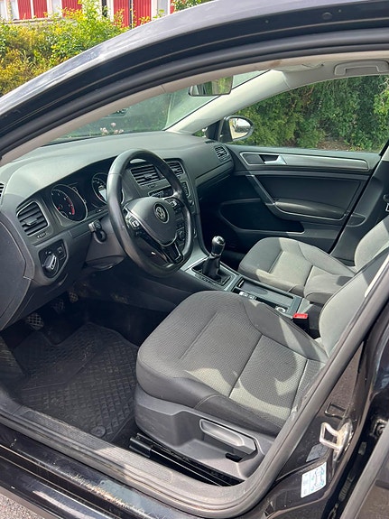 Volkswagen Golf VII 11 of 12