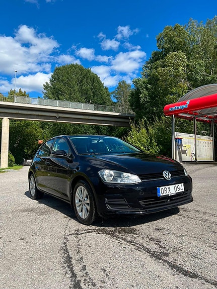 Volkswagen Golf VII 3 of 12