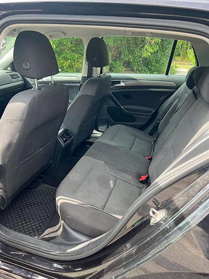 Volkswagen Golf VII 12 of 12