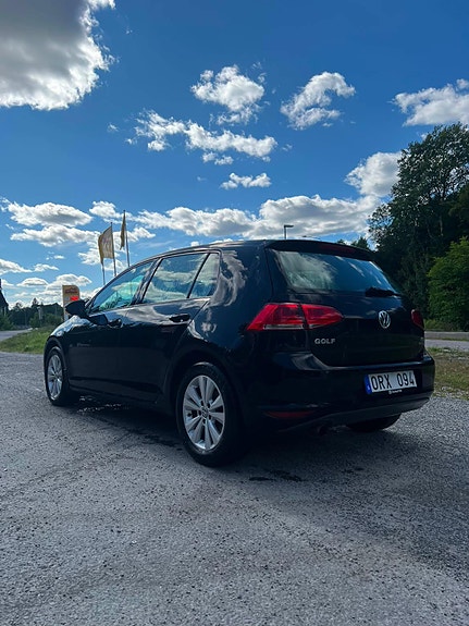 Volkswagen Golf VII 5 of 12