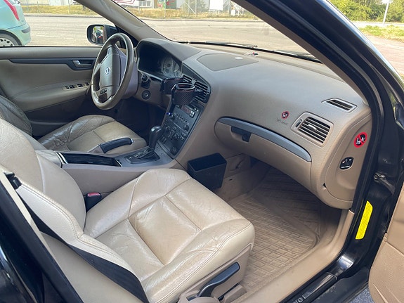 Volvo V70 13 of 21
