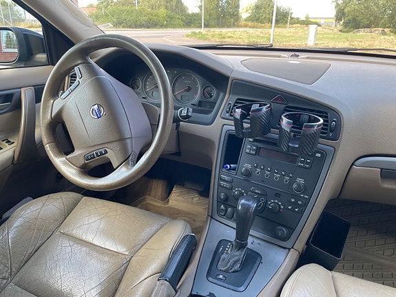 Volvo V70 16 of 21