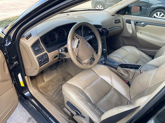 Volvo V70 11 of 21