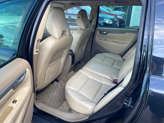 Volvo V70 18 of 21