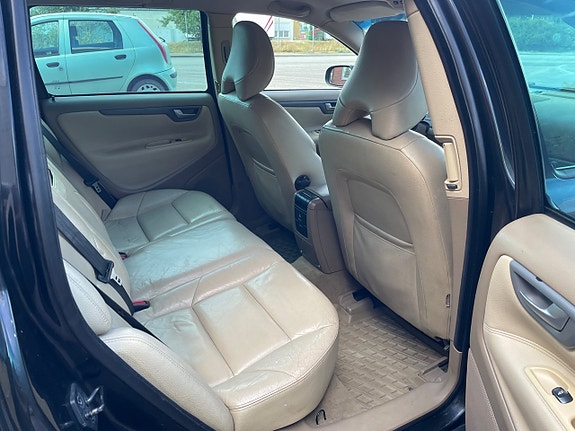 Volvo V70 17 of 21