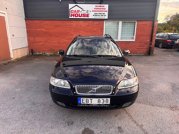 Volvo V70 2 of 21