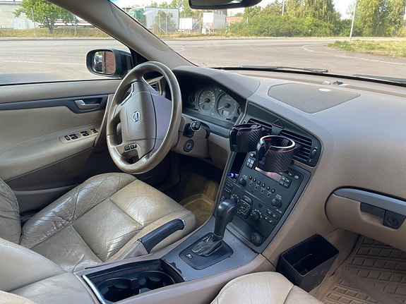 Volvo V70 14 of 21