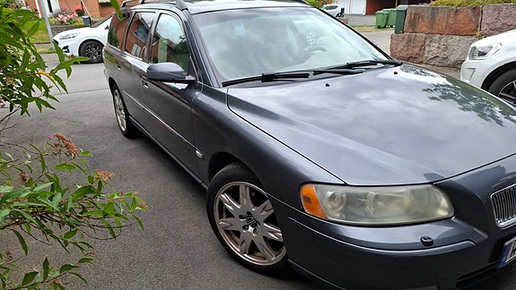 Volvo V70 3 of 10