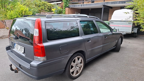Volvo V70 4 of 10