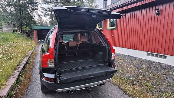 Volvo XC90 8 of 12