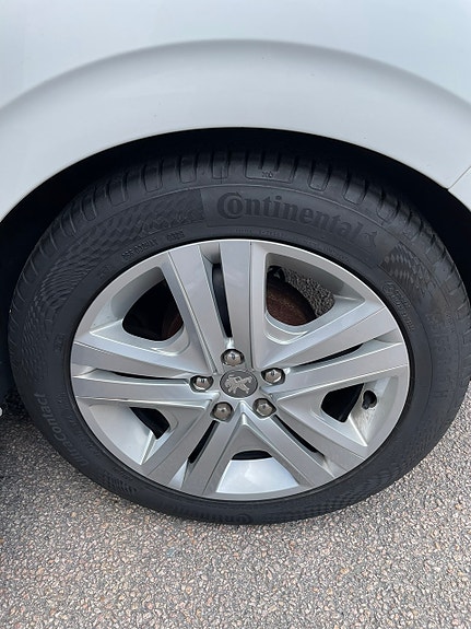 Peugeot 208 7 of 16