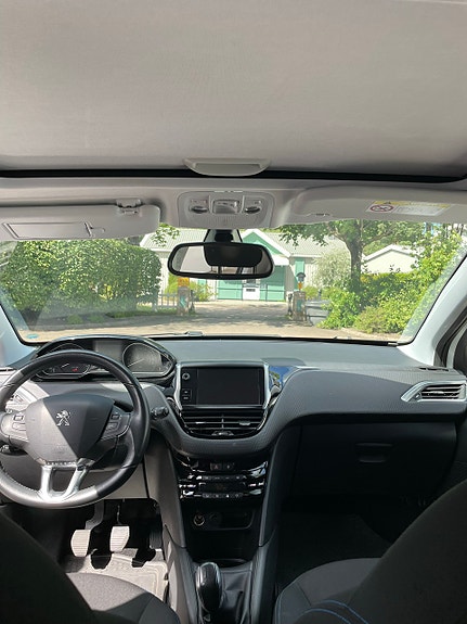 Peugeot 208 5 of 16