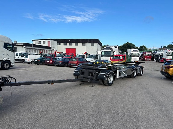 Bilcenter Vagnen- 3 Axlad Lastväxlarvagn med glider & tipp 5 of 12