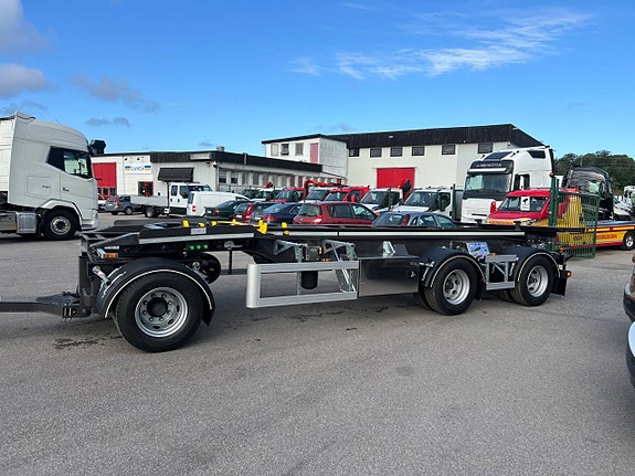 Bilcenter Vagnen- 3 Axlad Lastväxlarvagn med glider & tipp 4 of 12