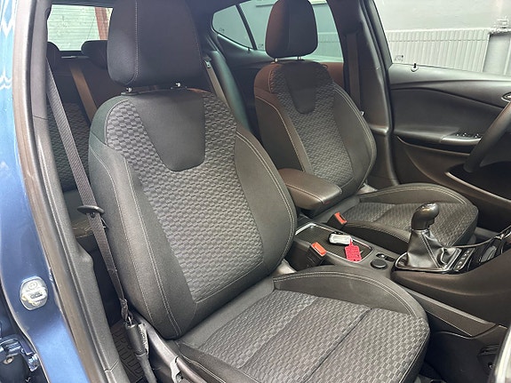Opel Astra 10 of 21