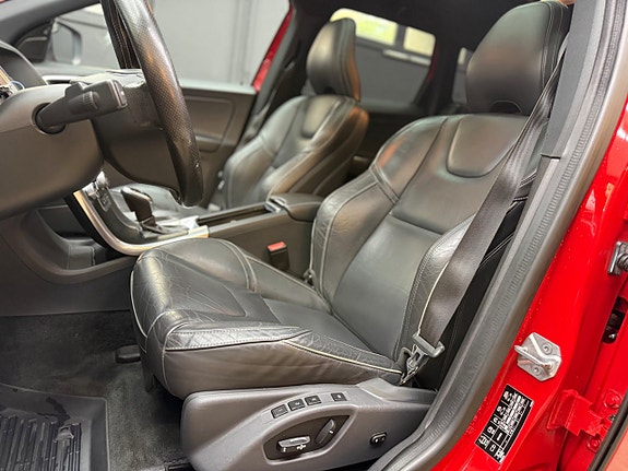 Volvo XC60 12 of 29