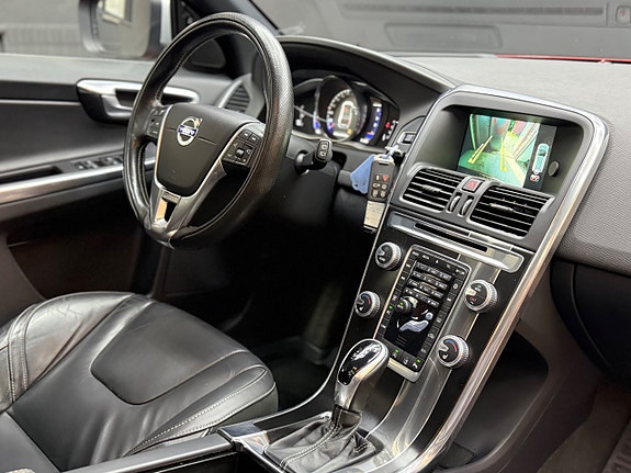 Volvo XC60 10 of 29