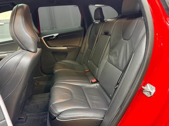 Volvo XC60 13 of 29